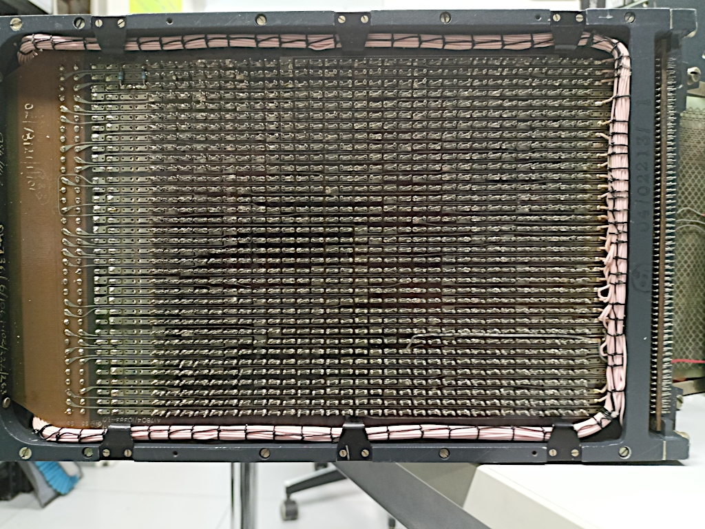 Die Rckseite einer Platine des CPU-Moduls