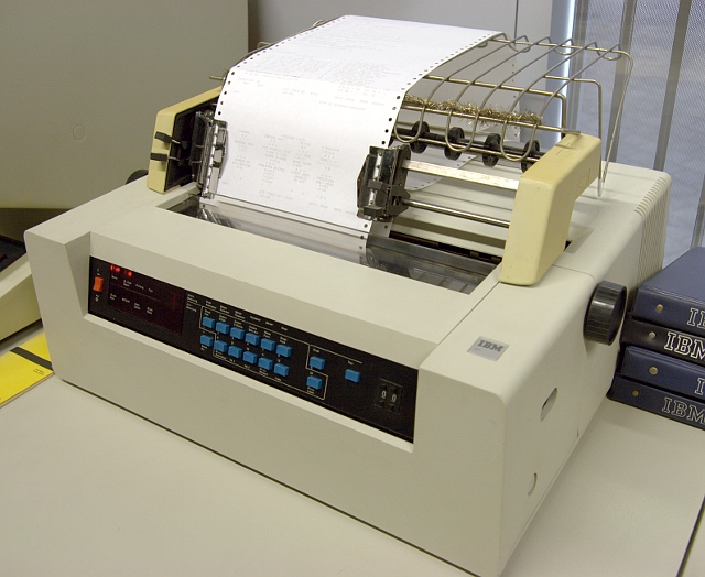 Bild: Imprimante matricielle IBM 3287
